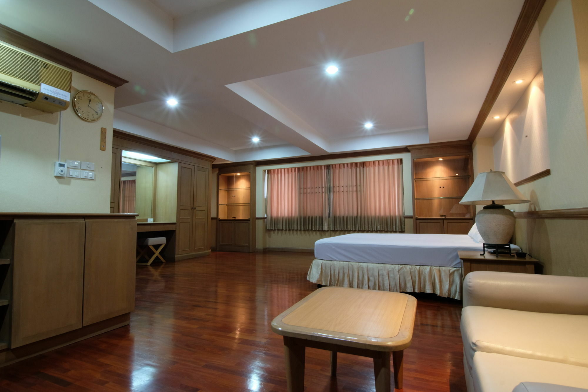 Alameda Suites Hotel Bangkok Ngoại thất bức ảnh